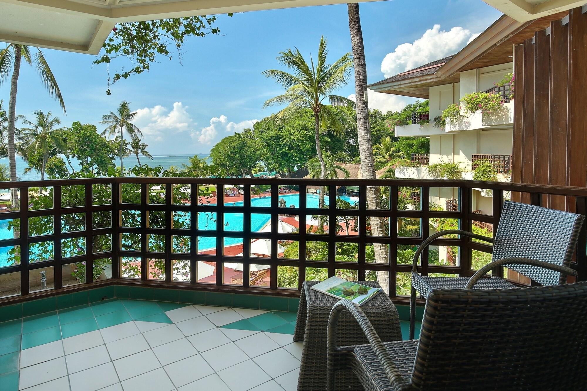 Prama Sanur Beach Bali Exterior foto A view of the pool at the resort