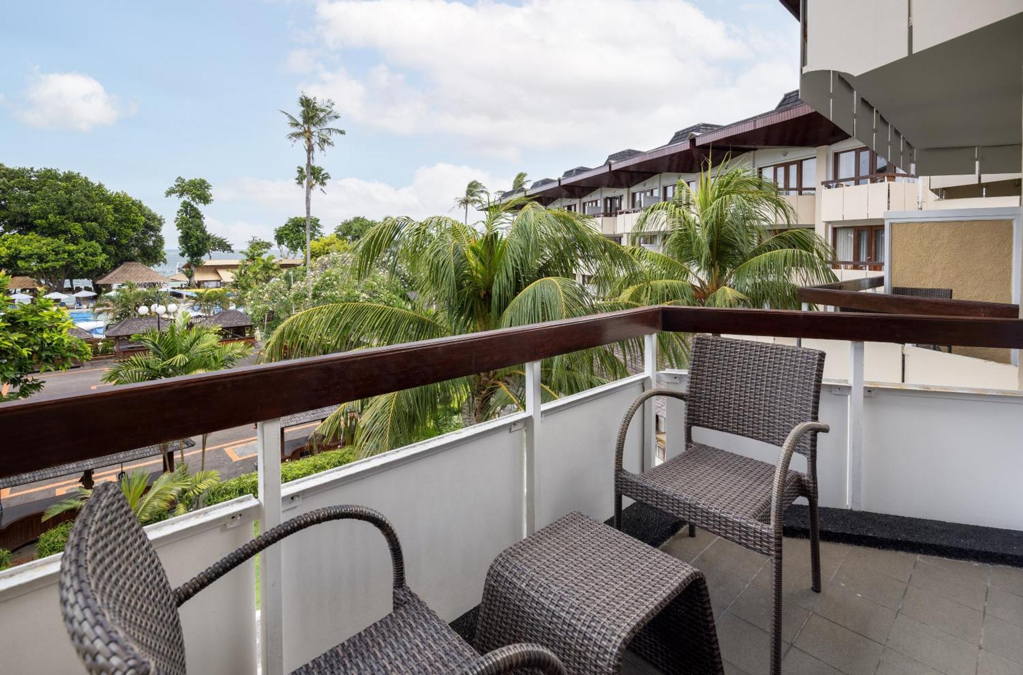 Prama Sanur Beach Bali Exterior foto A balcony